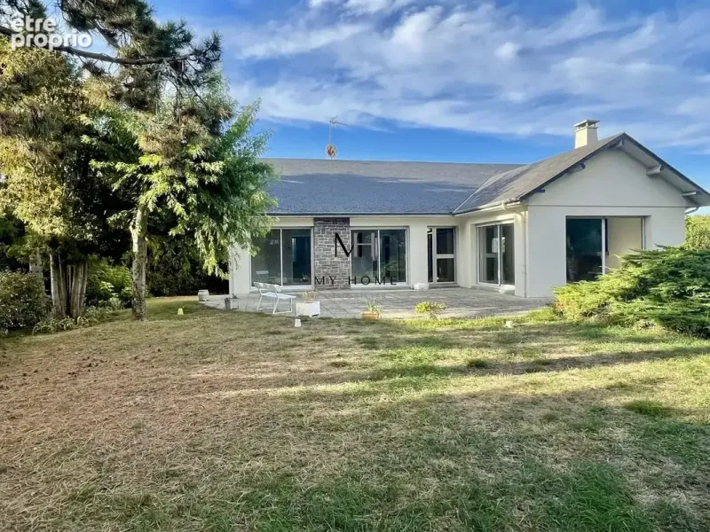 Photo Maison à Saint-Germain-Du-Corbeis au prix de 330 000€