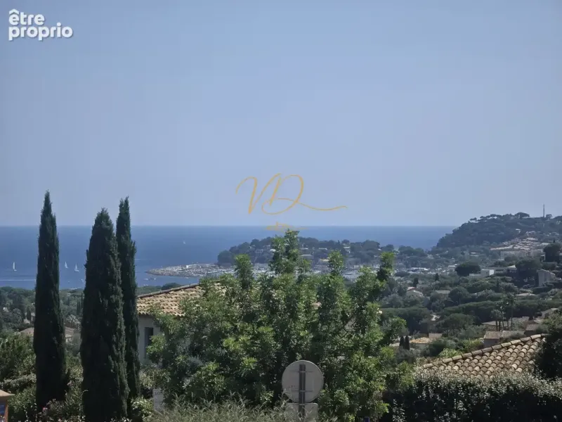 Photo Terrain à Cavalaire-Sur-Mer au prix de 756 000€
