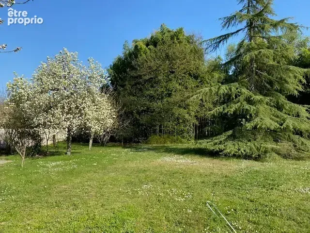 Photo Terrain à Merignac au prix de 195 000€