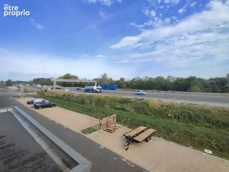 Photo Autres à Bourgoin-Jallieu au prix de 828 900€