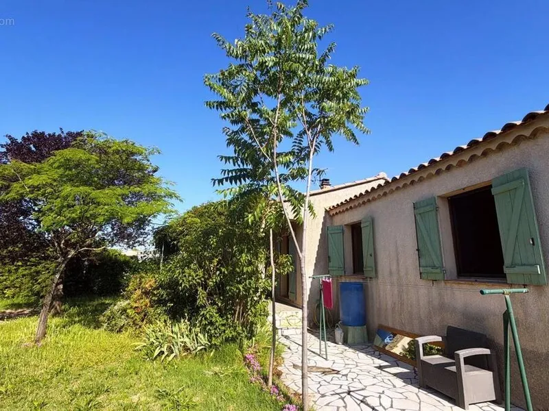 Photo Maison à Pourrieres au prix de 399 000€