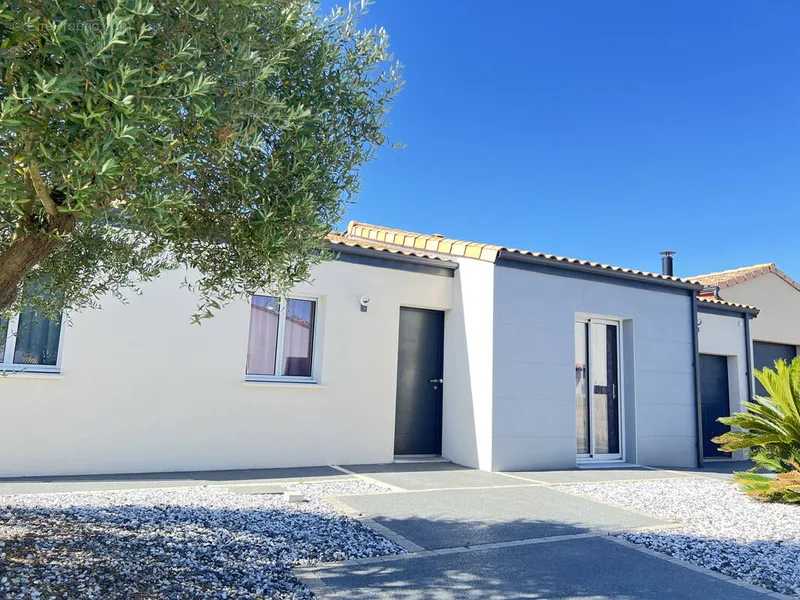 Photo Maison à Sainte-Foy au prix de 330 750€