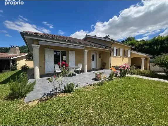 Photo Maison à Montanay au prix de 579 000€