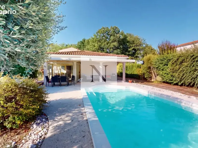 Photo Maison à Saintes au prix de 425 000€