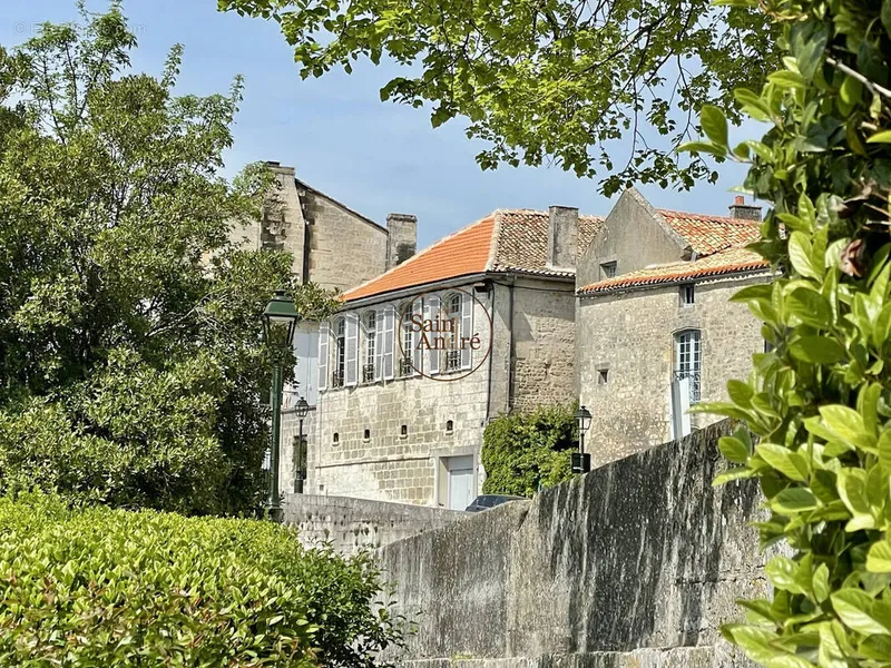 Photo Maison à Angouleme au prix de 707 200€