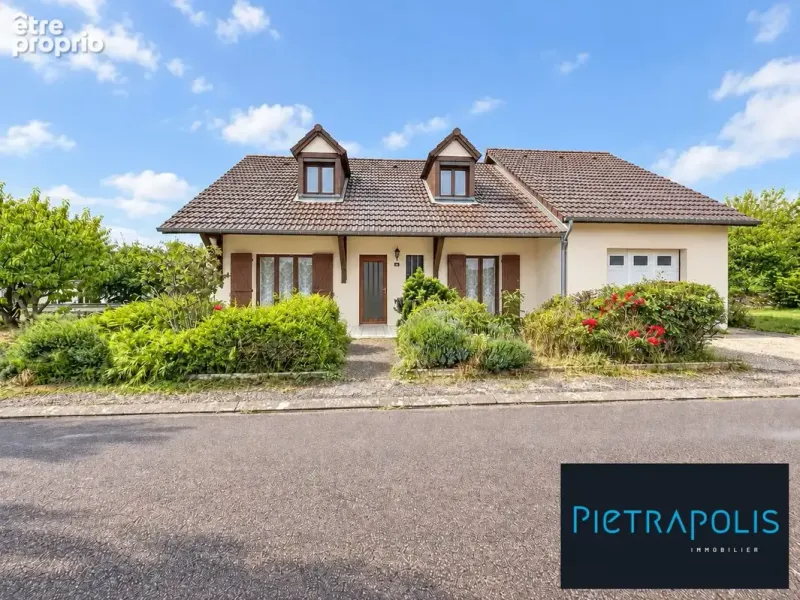 Photo Maison à Villegusien-Le-Lac au prix de 165 000€
