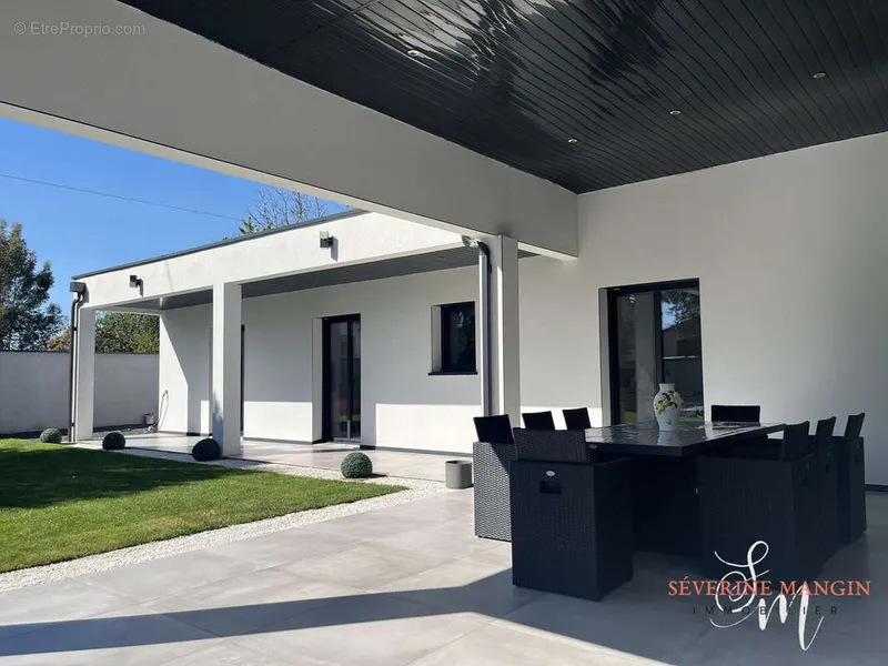 Photo Maison à Bourg-De-Peage au prix de 395 000€