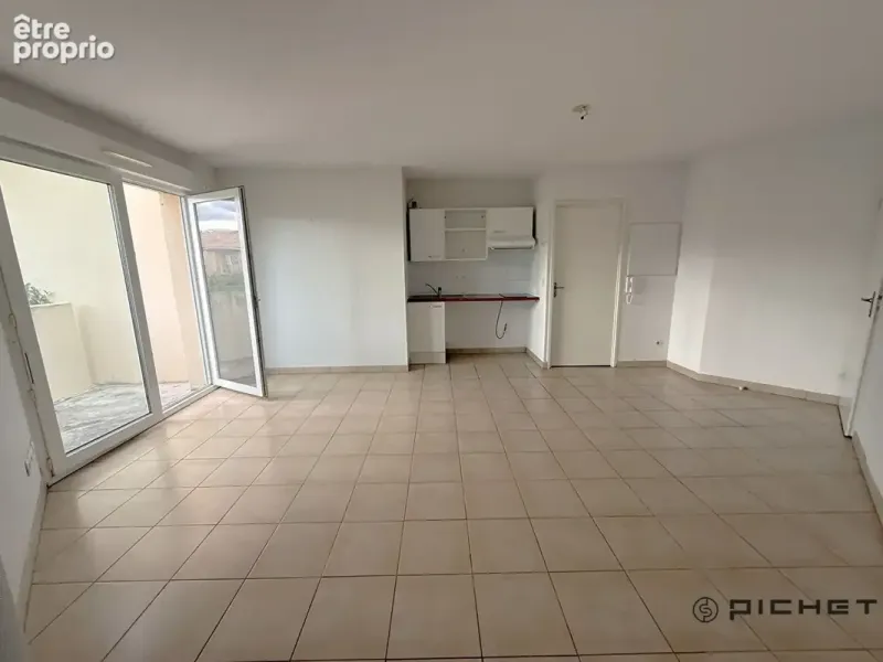 Photo Appartement à Saint-Quentin-De-Baron au prix de 108 000€