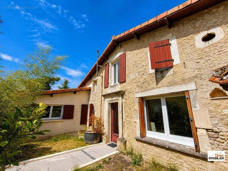 Photo Maison à Asnieres-Sur-Nouere au prix de 116 900€