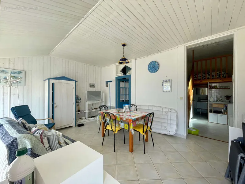Photo Maison à Saint-Pierre-D'oleron au prix de 184 625€