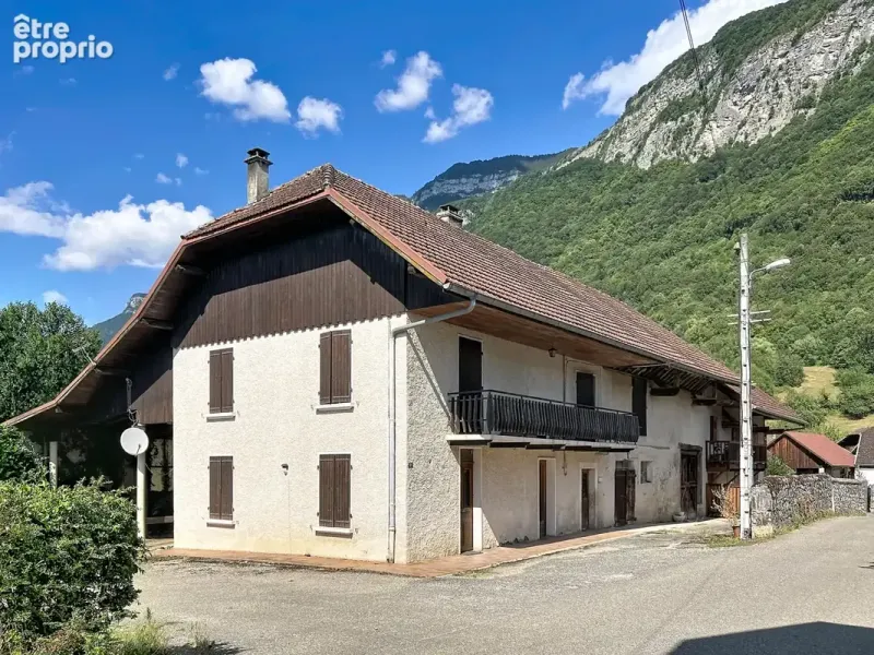 Photo Maison à Mery au prix de 295 000€