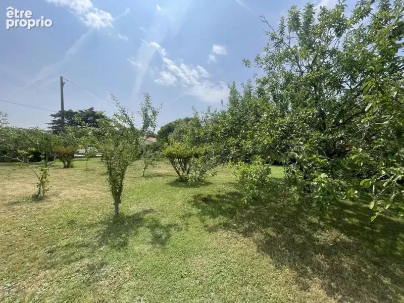 Photo Terrain à Nieul-Sur-Mer au prix de 210 000€