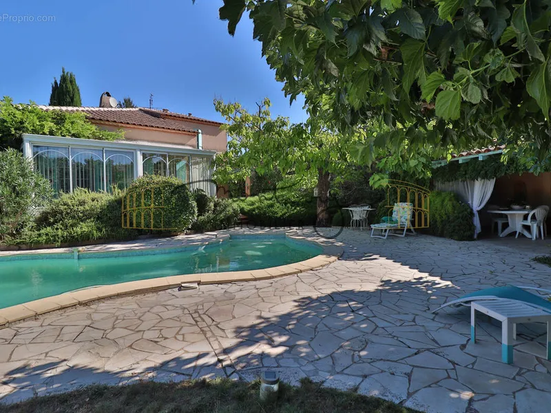Photo Maison à Poulx au prix de 450 000€