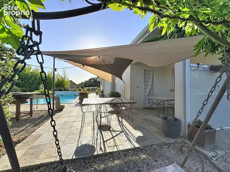 Photo Maison à Cour-Et-Buis au prix de 399 900€