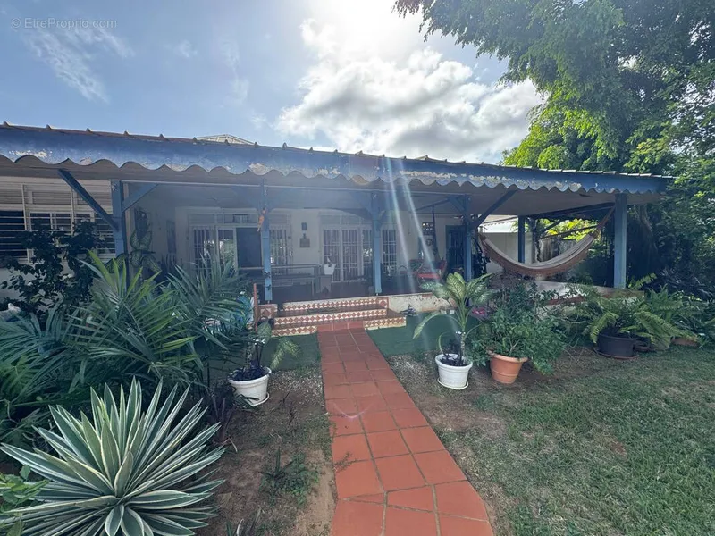 Photo Maison à Remire-Montjoly au prix de 365 000€