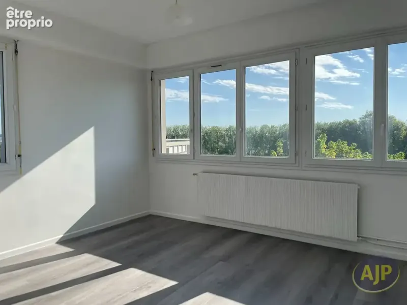 Photo Appartement à Saintes au prix de 175 800€