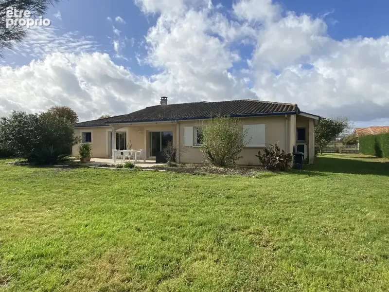 Photo Maison à Arveyres au prix de 420 000€
