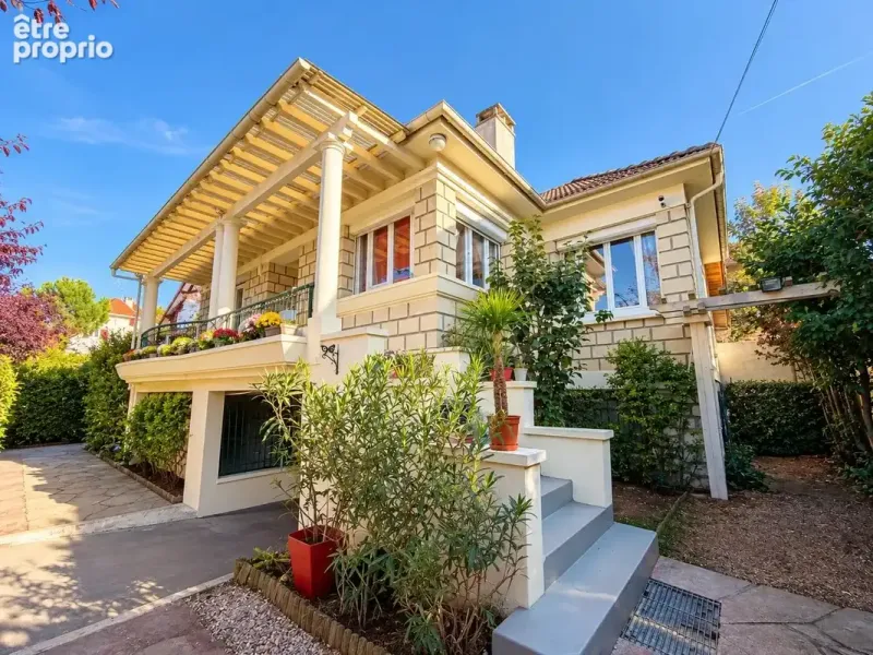 Photo Maison à Saint-Maur-Des-Fosses au prix de 646 000€