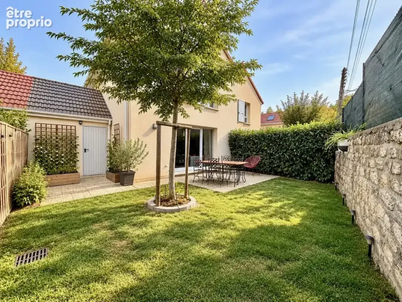 Photo Maison à Saint-Maximin au prix de 275 000€