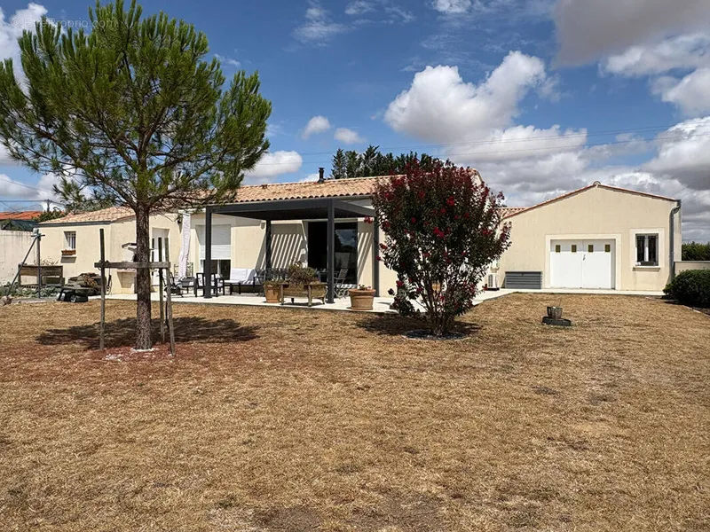 Photo Maison à Aigrefeuille-D'aunis au prix de 310 990€