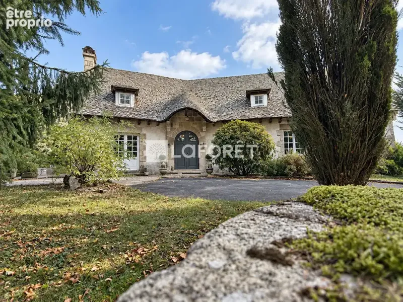Photo Maison à Arpajon-Sur-Cere au prix de 349 500€