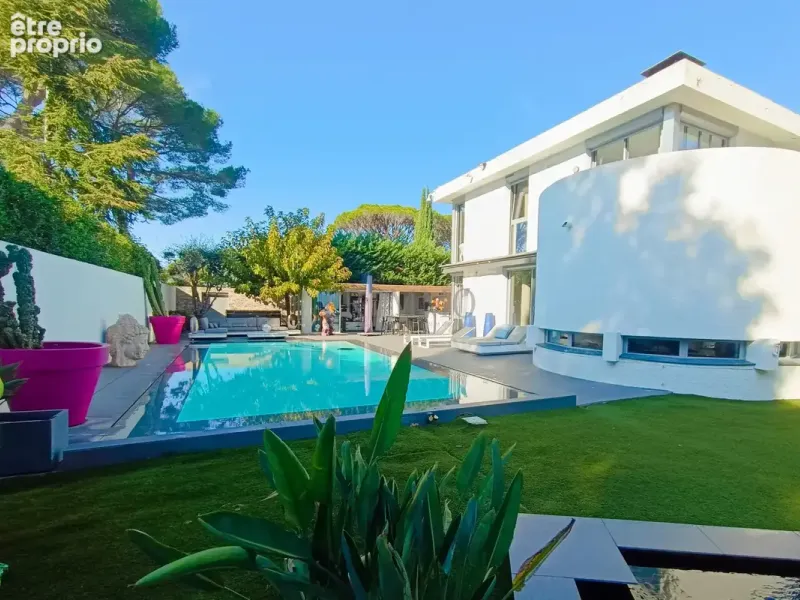 Photo Maison à Saint-Raphael au prix de 1 100 000€