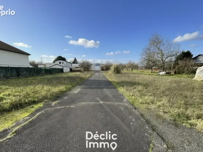 Photo Terrain à Saint-Cyr-Sur-Loire au prix de 618 000€