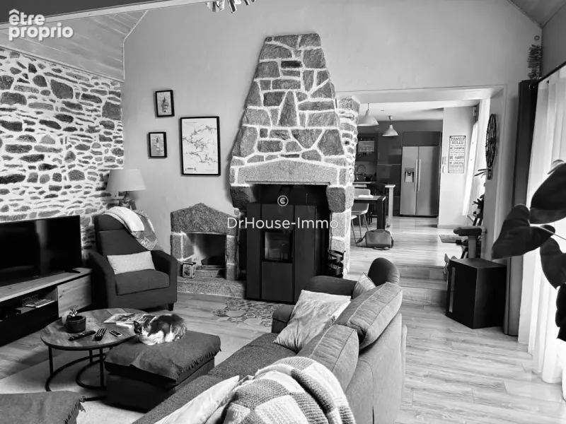 Photo Maison à Lanarvily au prix de 374 500€