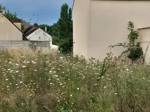 Photo Terrain à Lagny-Sur-Marne au prix de 230 000€