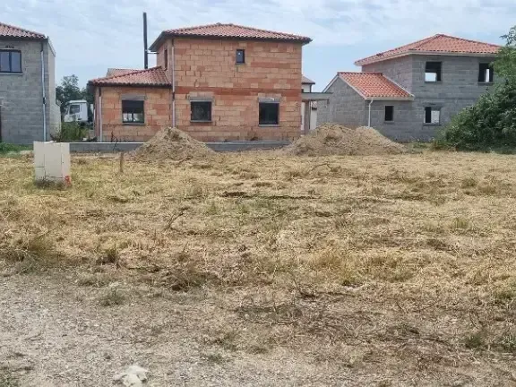 Photo Terrain à Saint-Andre-De-Corcy au prix de 170 000€
