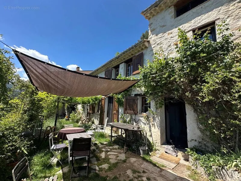 Photo Maison à Amirat au prix de 336 000€