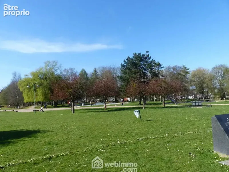 A proximité du Parc de l'Argilière à Bihorel.