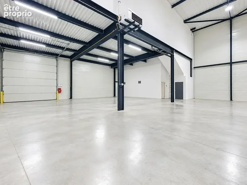 Photo Commerce à Chanteloup-En-Brie au prix de 1 115 000€