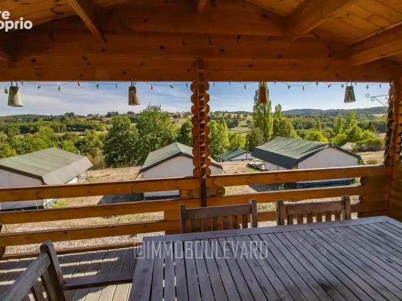 Photo Commerce à Saint-Medard-La-Rochette au prix de 473 750€