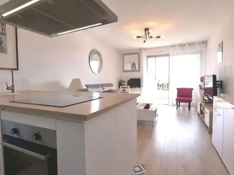 Photo Appartement à Six-Fours-Les-Plages au prix de 290 000€