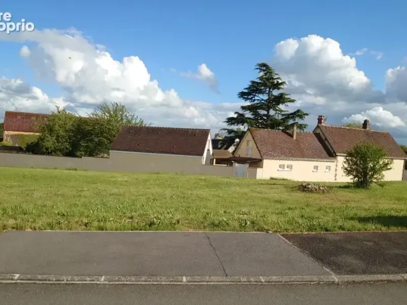 Photo Terrain à La Grande-Paroisse au prix de 85 000€