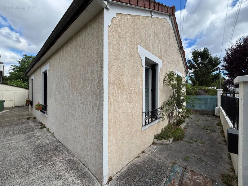Photo Maison à Drancy au prix de 302 000€