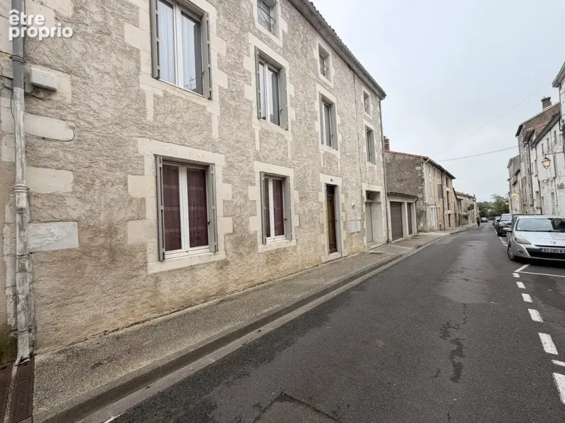 Photo Maison à Ruffec au prix de 160 500€