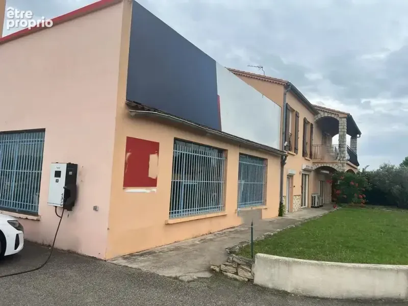 Photo Commerce à Sainte-Tulle au prix de 598 000€