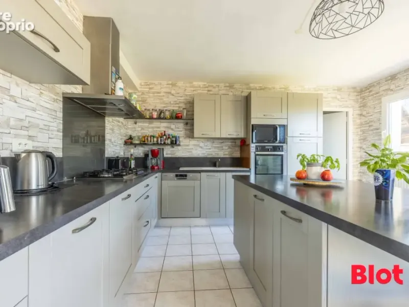 Photo Maison à Chevaigne au prix de 386 500€