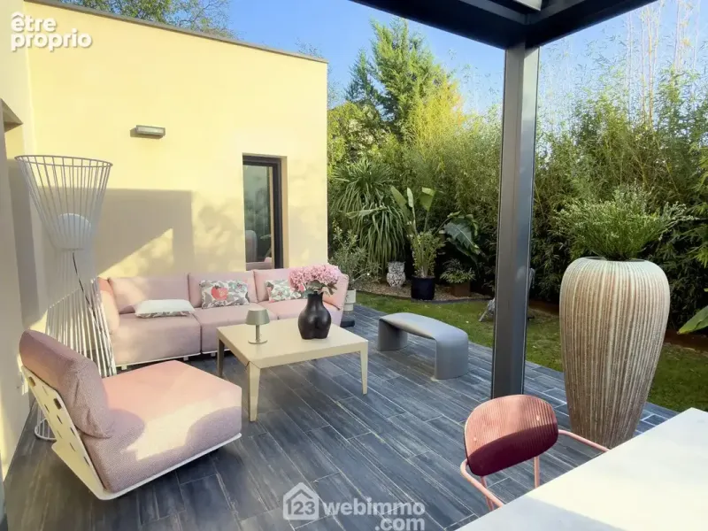 Photo Maison à Saint-Barthelemy-D'anjou au prix de 633 000€