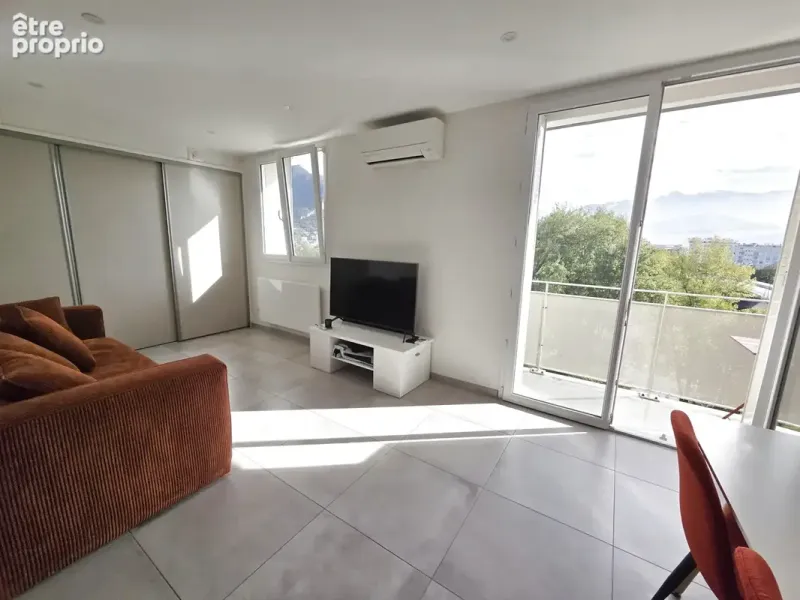 Photo Appartement à Fontaine au prix de 156 000€