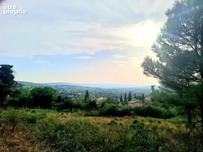 Photo Terrain à Apt au prix de 120 000€