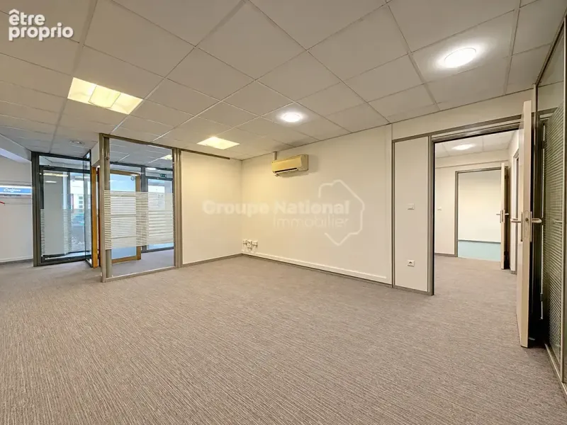 Photo Commerce à Lunel au prix de 247 300€