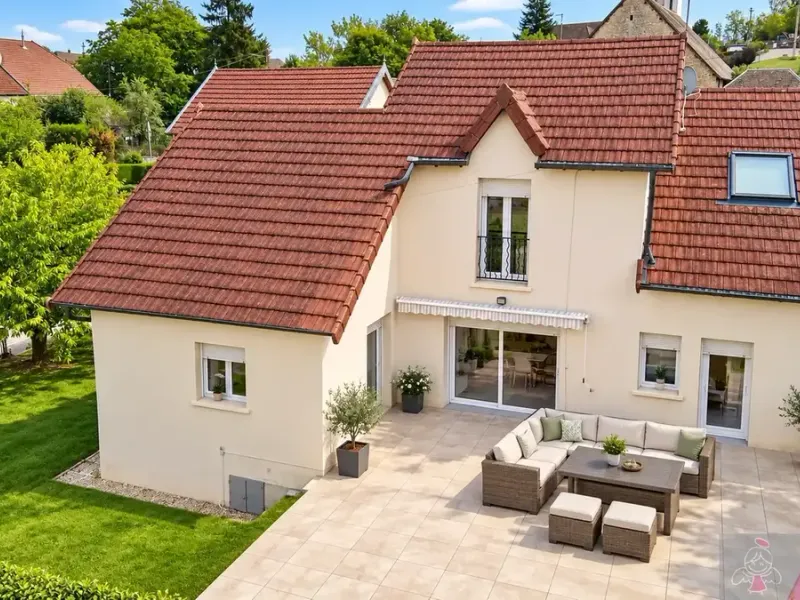 Photo Maison à Ferrieres-Les-Bois au prix de 235 000€