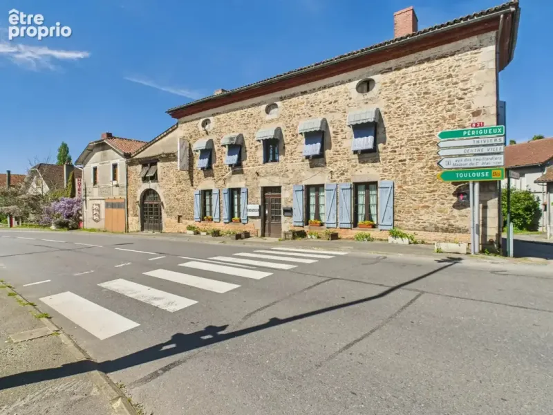 Photo Maison à Chalus au prix de 149 000€