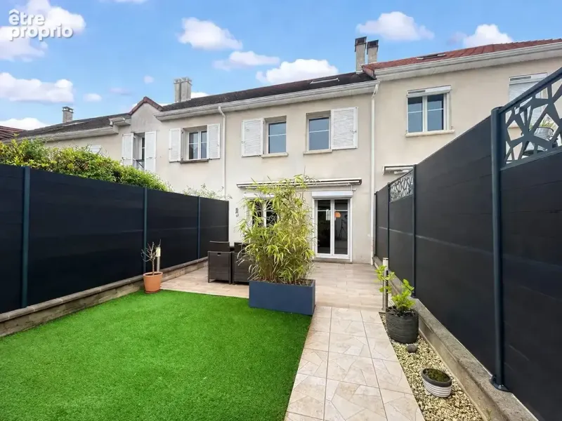 Photo Maison à Plaisir au prix de 319 000€