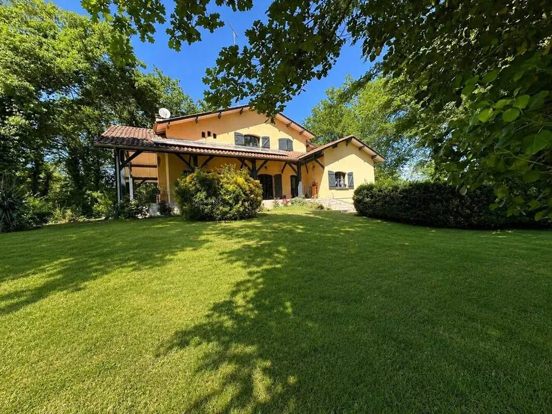 Photo Maison à Saint-Yaguen au prix de 360 000€