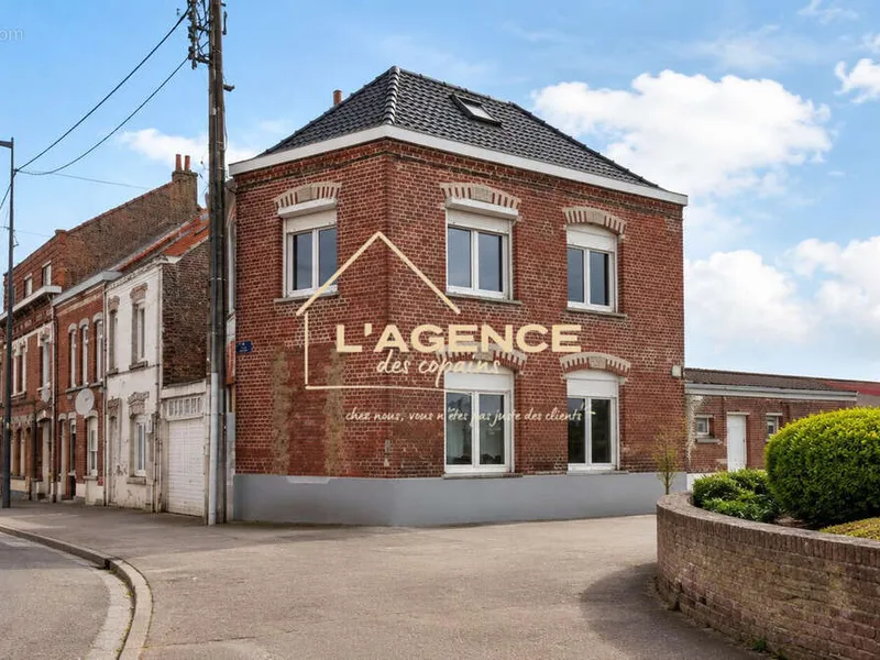 Photo Maison à Estaires au prix de 139 000€