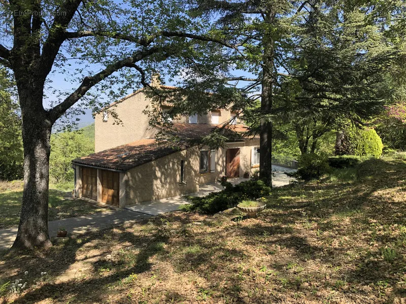 Photo Maison à Bonnieux au prix de 495 000€